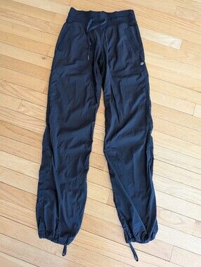 Lululemon Dance Studio Pant III Regular 32" in classic Black (Size 2),